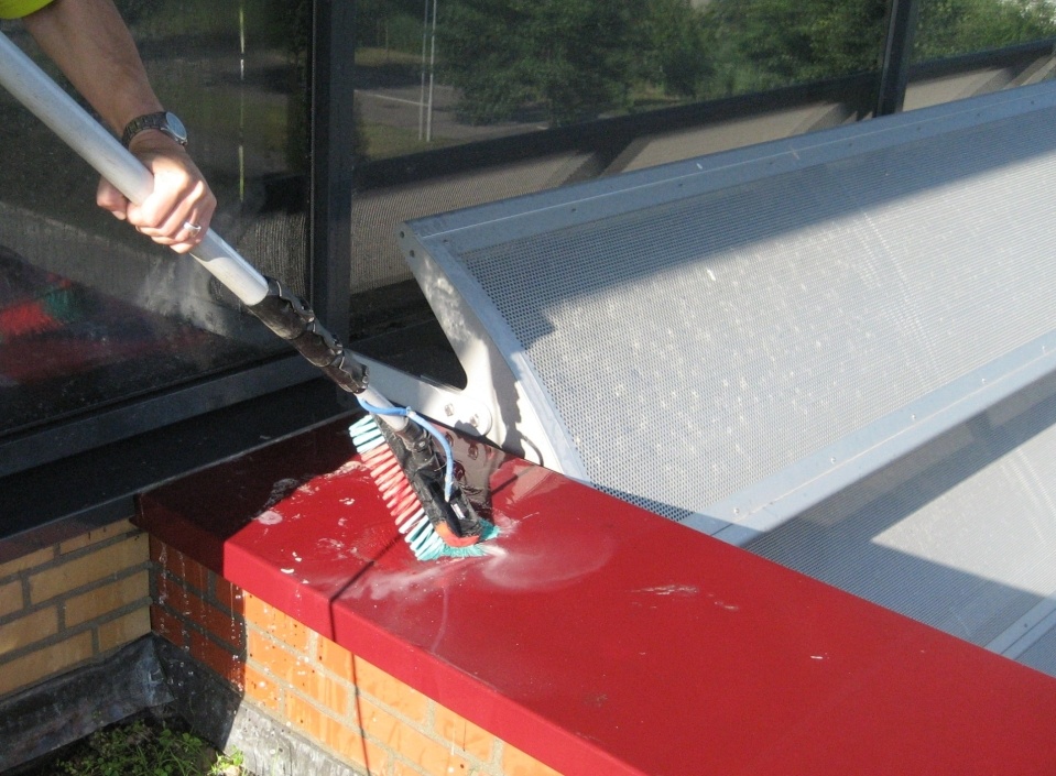 Reinigung und Wartung